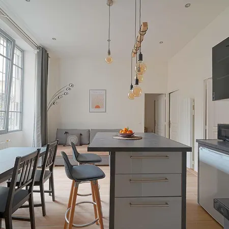 Bel Buttes-chaumont Apartment *